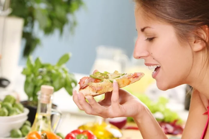 beautiful-woman-with-pizza_144627-15385 (1) Best Fast Food Protein Diet